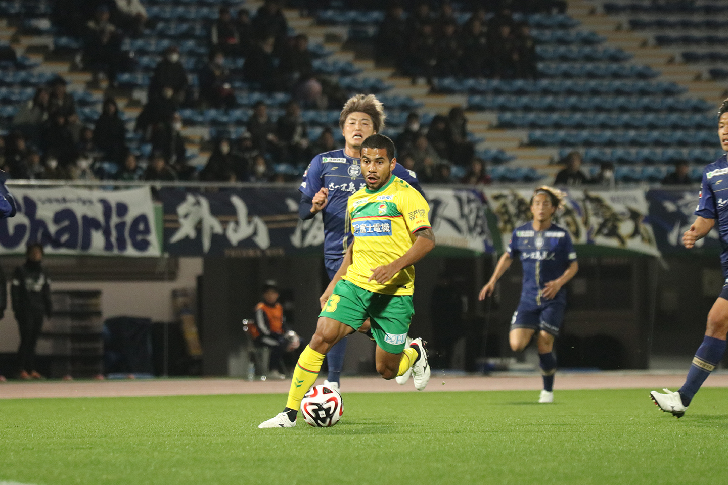ジェフユナイテッド（JR EAST FURUKAWA FC）ベンチコート 2024｜トップチーム｜チーム｜ジェフユナイテッド市原・千葉