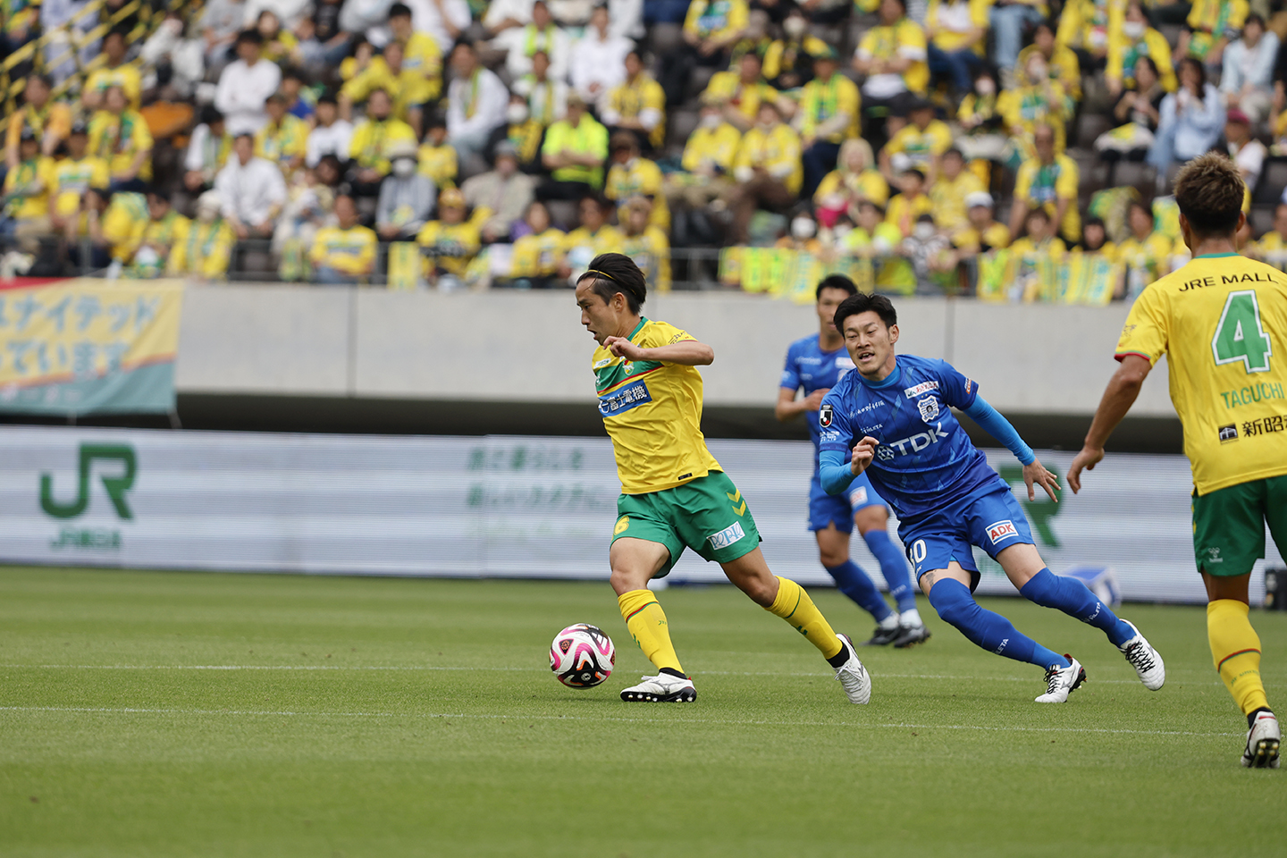 ジェフ千葉 シークレットメタルカード 横山暁之 ジェフ千葉 シークレットメタルカード 横山暁之